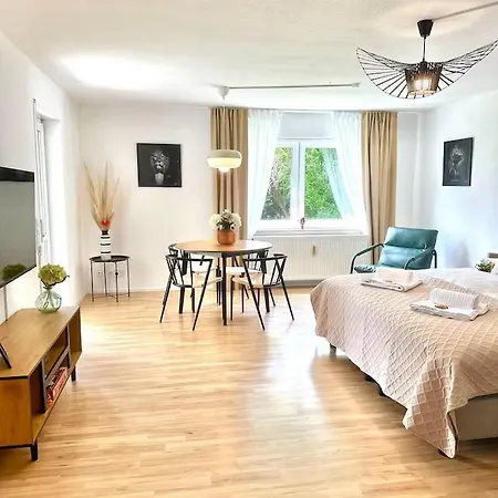C&s Living I Terrasse I Kueche I Parkplatz Apartment Tauberbischofsheim