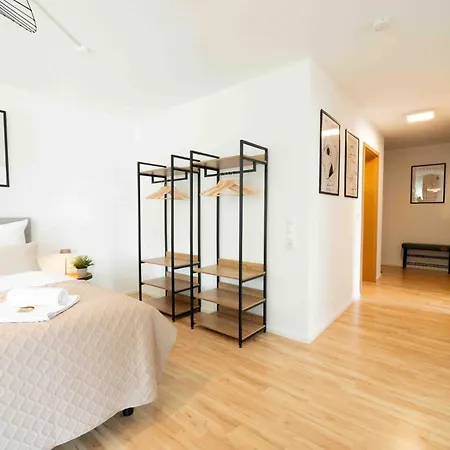 C&s Living I Terrasse I Küche I Parkplatz