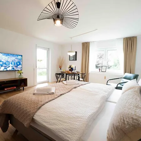 C&s Living I Terrasse I Küche I Parkplatz Apartment Tauberbischofsheim